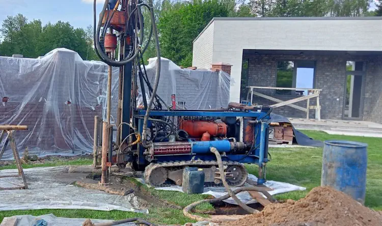 Бурение малогабаритной техникой водозаборной скважины